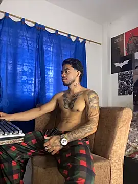 Snapshot of Kylian_Alessandro chatting on October 21, 12:06 pm Kylian Alessandro online show from October 21, 12:06 pm