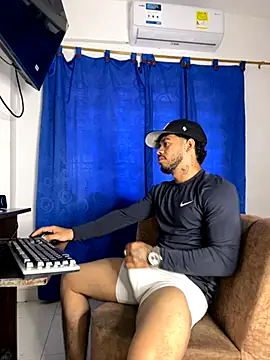 Snapshot of Kylian_Alessandro chatting on November 2, 6:32 pm Kylian Alessandro online show from November 2, 6:32 pm