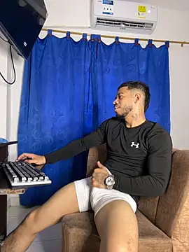 Snapshot of Kylian_Alessandro chatting on November 13, 6:40 pm Kylian Alessandro online show from November 13, 6:40 pm