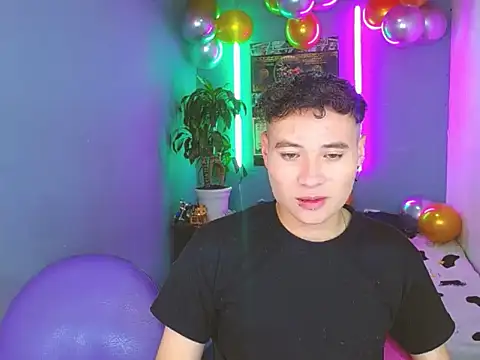 Latin boysxxxx online show from October 15, 11:49 pm