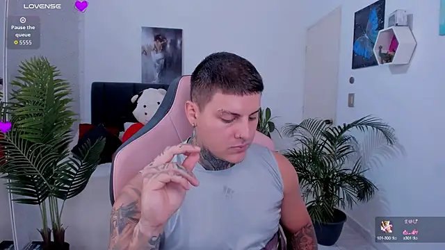 dirty boy0 online show from October 17, 4:53 pm