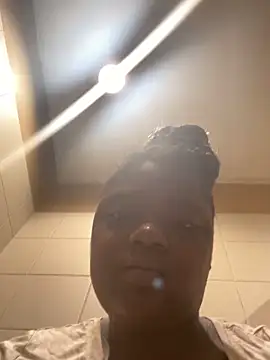 Snapshot of Desireexoxo chatting on October 25, 4:42 am Desireexoxo online show from October 25, 4:42 am