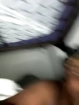 Snapshot of Desireexoxo chatting on October 27, 3:21 am Desireexoxo online show from October 27, 3:21 am