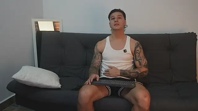 Dominick walker online show from November 1, 8:11 pm