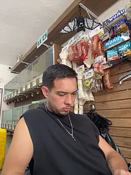 Snapshot of Leonardmoppet chatting on October 22, 6:07 pm Leonardmoppet online show from October 22, 6:07 pm