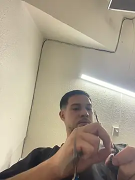 Snapshot of Leonardmoppet chatting on October 26, 9:21 pm Leonardmoppet online show from October 26, 9:21 pm