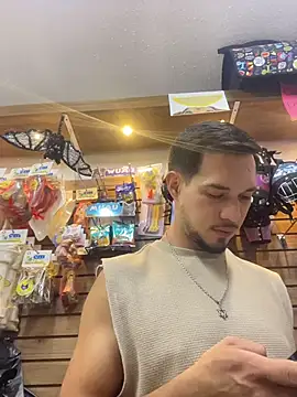 Snapshot of Leonardmoppet chatting on November 11, 11:38 pm Leonardmoppet online show from November 11, 11:38 pm