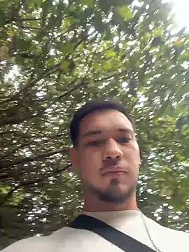 Snapshot of Leonardmoppet chatting on November 18, 7:40 pm Leonardmoppet online show from November 18, 7:40 pm