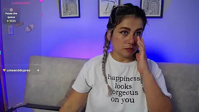 Snapshot of Sweet_Bella_Valery chatting on November 21, 10:08 pm Sweet Bella Valery online show from November 21, 10:08 pm