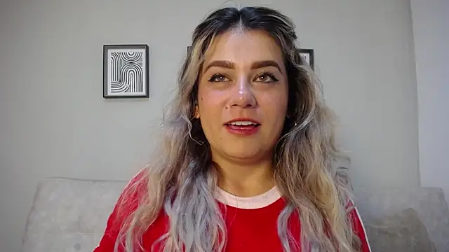 Snapshot of Sweet_Bella_Valery chatting on November 24, 10:09 pm Sweet Bella Valery online show from November 24, 10:09 pm