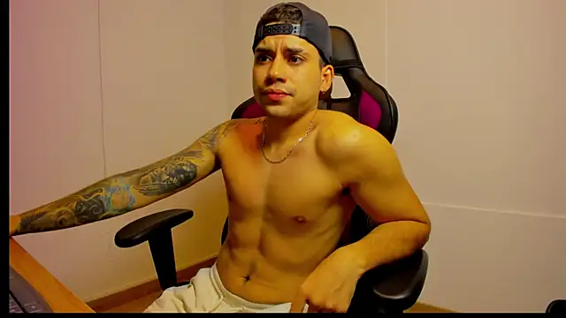 Mike montoya01 online show from December 4, 10:18 pm