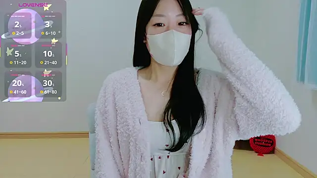 TSUKI circle online show from November 27, 2:19 pm