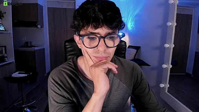 Mikeyvioleta  online show from February 17, 8:22 am