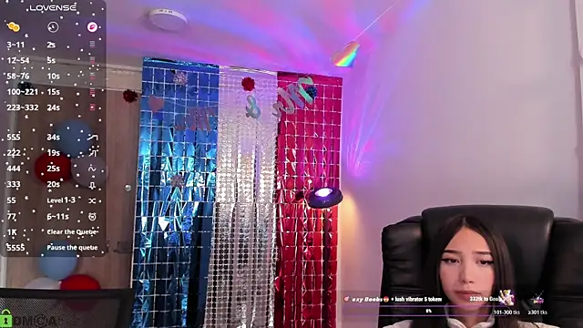 Snapshot of Mikeyvioleta_ chatting on July 22, 9:06 pm Mikeyvioleta online show from July 22, 9:06 pm