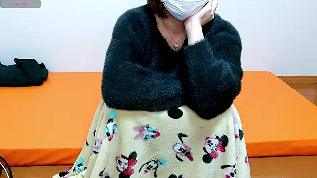 Snapshot of miyuki2000 chatting on November 26, 7:42 am miyuki2000 online show from November 26, 7:42 am