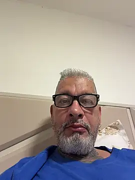 Snapshot of roygomez chatting on October 28, 8:00 pm roygomez online show from October 28, 8:00 pm