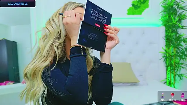 AriannaSins online show from December 23, 1:35 pm