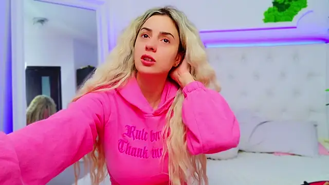 AriannaSins online show from January 8, 1:09 pm