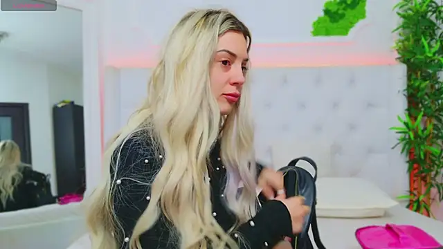 AriannaSins online show from January 24, 1:25 pm