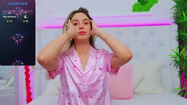 AriannaSins online show from February 12, 1:27 pm