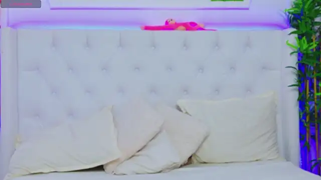 AriannaSins online show from February 25, 1:17 pm