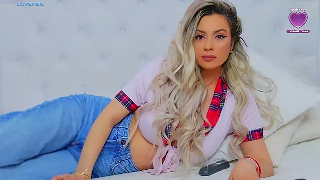 AriannaSins online show from March 5, 4:13 pm