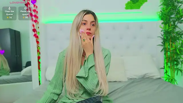 AriannaSins online show from March 18, 1:42 pm