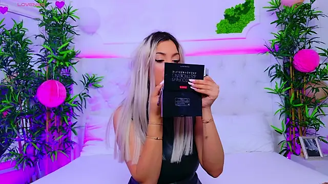 AriannaSins online show from September 22, 12:29 pm