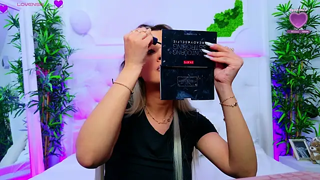 AriannaSins online show from October 30, 1:45 pm