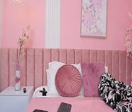 Valentino ceratii online show from October 15, 6:13 am