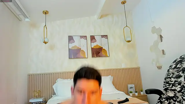 Valentino ceratii online show from October 21, 6:36 am