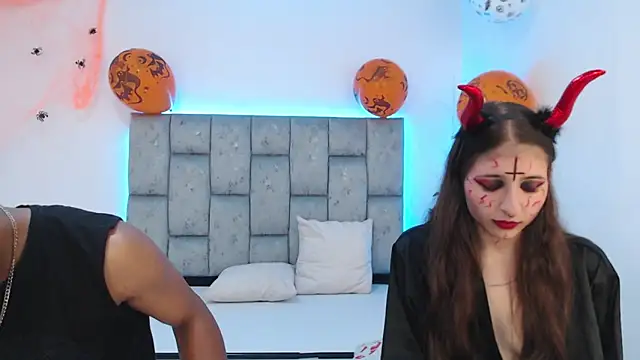 Snapshot of SweetAndSinful chatting on October 31, 3:40 am SweetAndSinful online show from October 31, 3:40 am