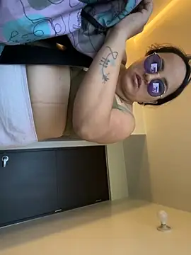 antoniamiller69 online show from December 3, 10:41 pm