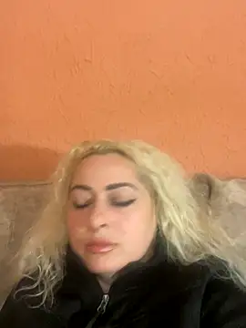 Snapshot of LunaStar3355 chatting on October 25, 6:57 pm LunaStar3355 online show from October 25, 6:57 pm