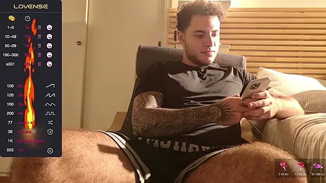 Snapshot of KevinWolf777 chatting on November 7, 3:50 am KevinWolf777 online show from November 7, 3:50 am