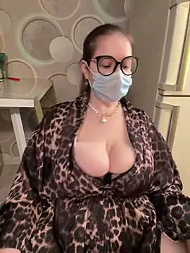 Snapshot of Curvy__Goddess chatting on May 8, 3:12 am Curvy Goddess online show from May 8, 3:12 am