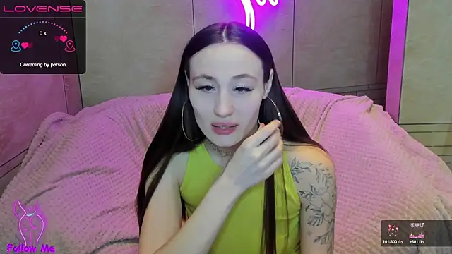 honeybuns lizzy online show from April 19, 1:21 pm