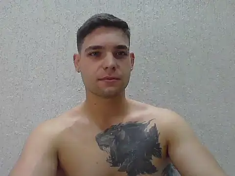 Snapshot of Zure-xxx chatting on April 29, 11:44 pm Zure-xxx online show from April 29, 11:44 pm