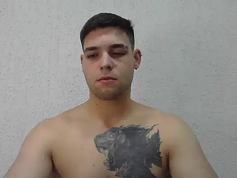 Snapshot of Zure-xxx chatting on May 1, 12:15 am Zure-xxx online show from May 1, 12:15 am