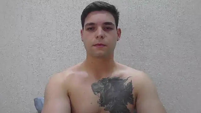 Snapshot of Zure-xxx chatting on May 27, 1:57 am Zure-xxx online show from May 27, 1:57 am