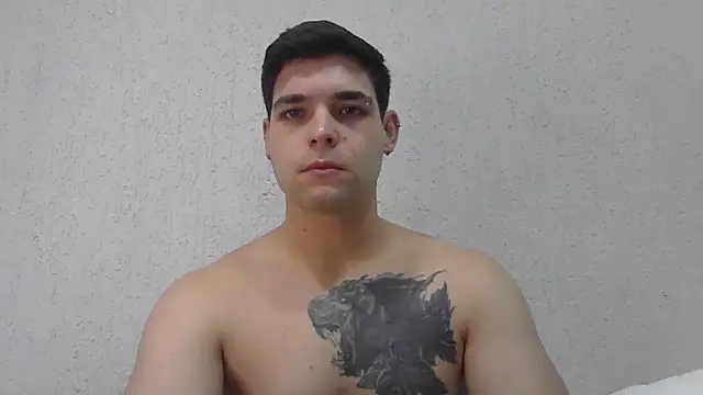 Snapshot of Zure-xxx chatting on June 11, 12:08 am Zure-xxx online show from June 11, 12:08 am