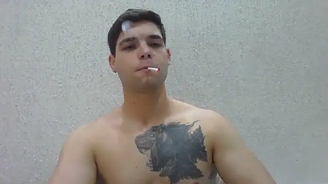 Snapshot of Zure-xxx chatting on June 12, 1:37 am Zure-xxx online show from June 12, 1:37 am