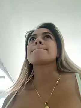 valentina herrrera online show from March 10, 4:23 pm