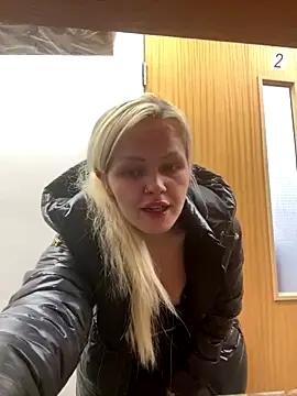 CherryXOX- online show from October 27, 1:59 pm