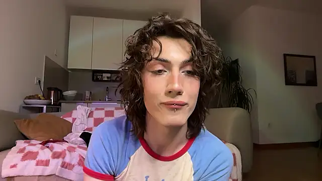 kira yoshika9e online show from April 17, 7:50 pm