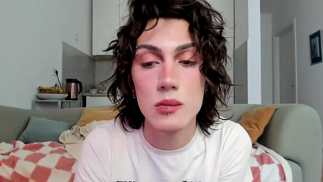 kira yoshika9e online show from April 19, 1:43 pm