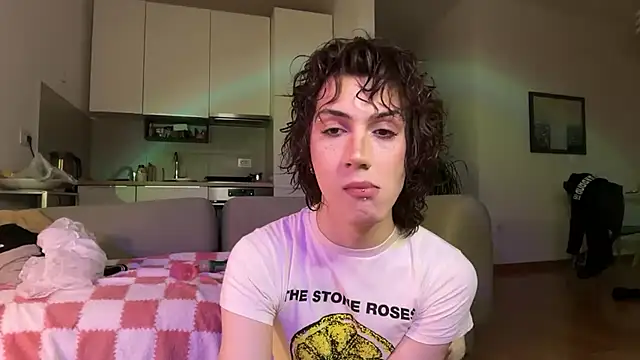 kira yoshika9e online show from April 22, 7:48 pm