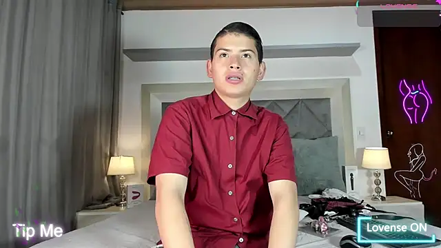 Snapshot of kinkypetite1 chatting on October 21, 11:33 am kinkypetite1 online show from October 21, 11:33 am