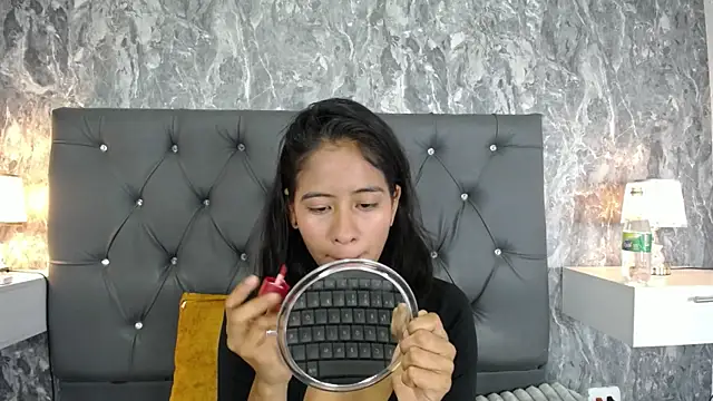 EuphoriaSavage online show from November 14, 1:10 pm