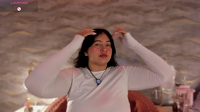 lilithst  online show from November 26, 9:05 pm